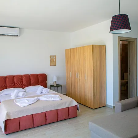 Aparthotel Ethereal Hilltop Suites *