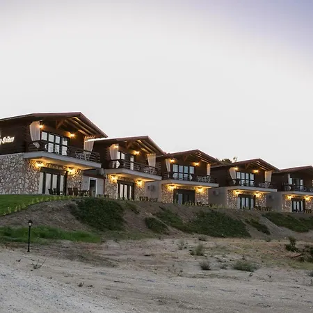 Aparthotel Ethereal Hilltop Suites *